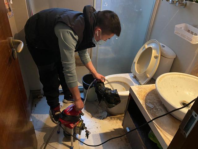 贡井马桶疏通-疏通下水道